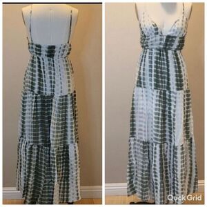 🎁3/$30🎁 Tie Dye Cut Out Open Back Maxi Boho Olive Dress Sz M